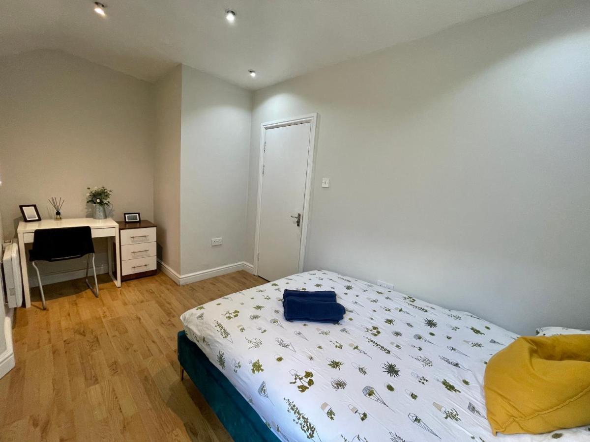 One Bedroom Apartment In City Centre Cardiff Extérieur photo